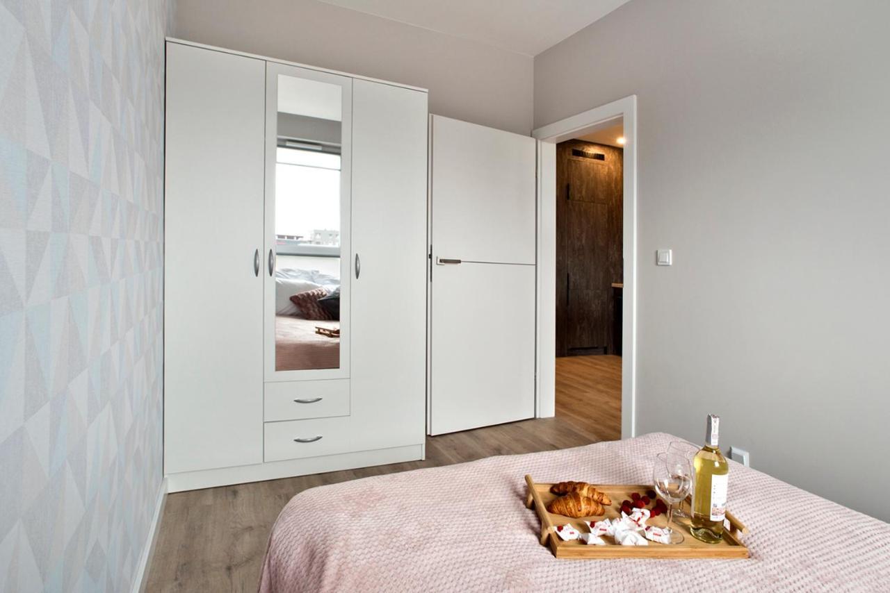 ורשה Komputerowa Serviced Apartments By P&O מראה חיצוני תמונה